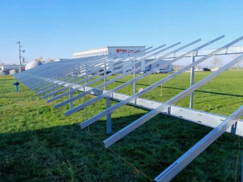  50 kWp fotovoltaična instalacija na tleh s 50 kW fotovoltaično instalacijo