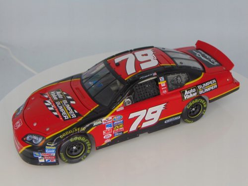  REVELL 2005 KASEY KAHNE #79 DODGE CHARGER AUTO VALUE ODBIJAČ NASCAR 1:24