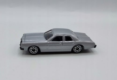  model, srebrn 1976 Dodge Coronet Custom 7,3 cm